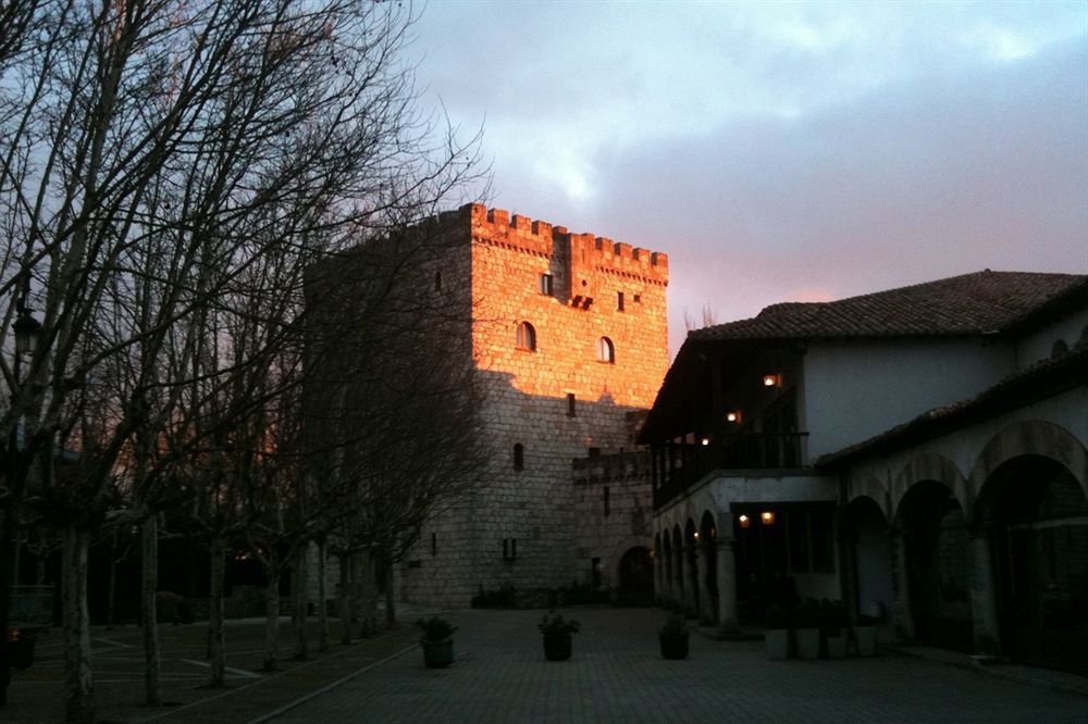 Hotel Landa Burgo Exterior foto The Despot Stefan Tower