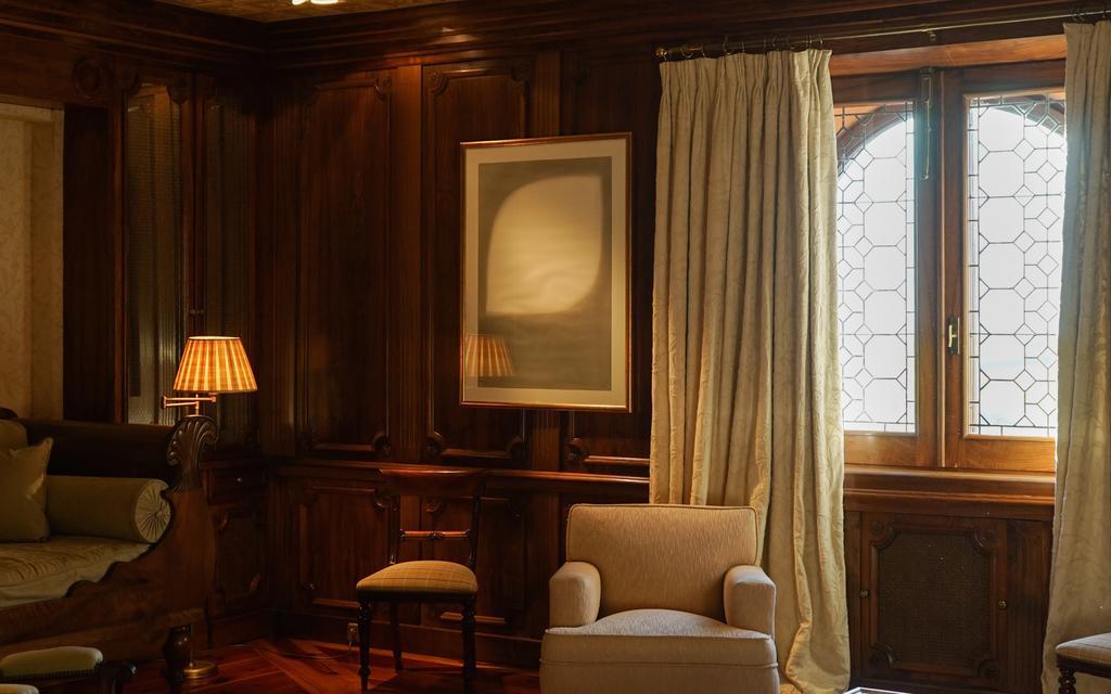 Hotel Landa Burgo Exterior foto Curtains in a living room